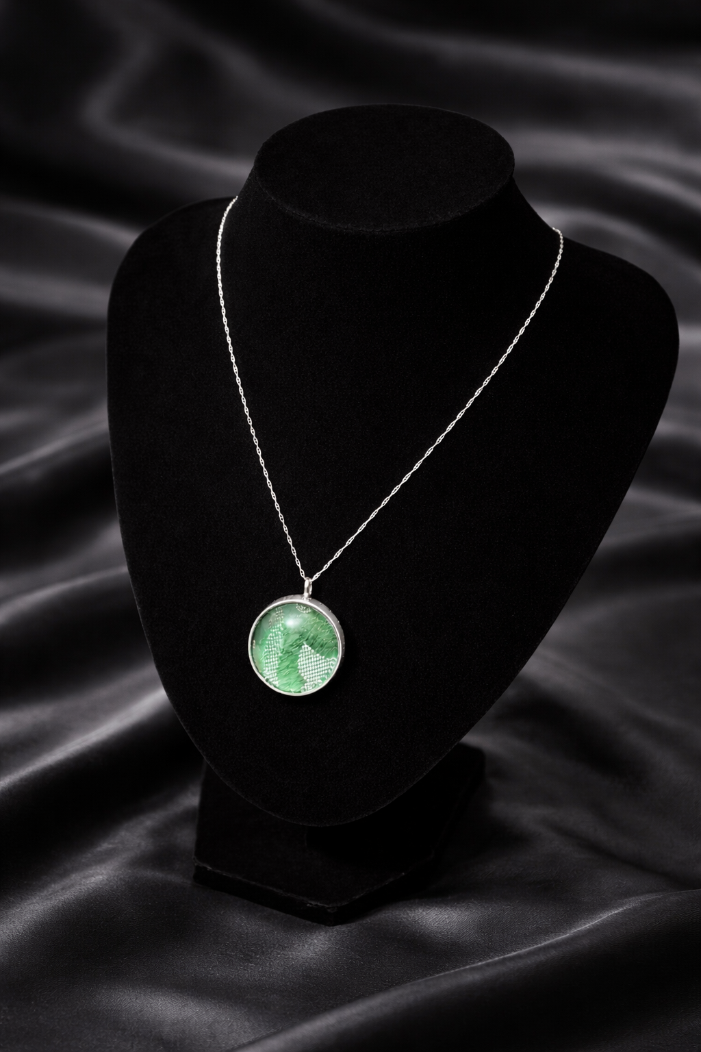The Rawdah Pendant